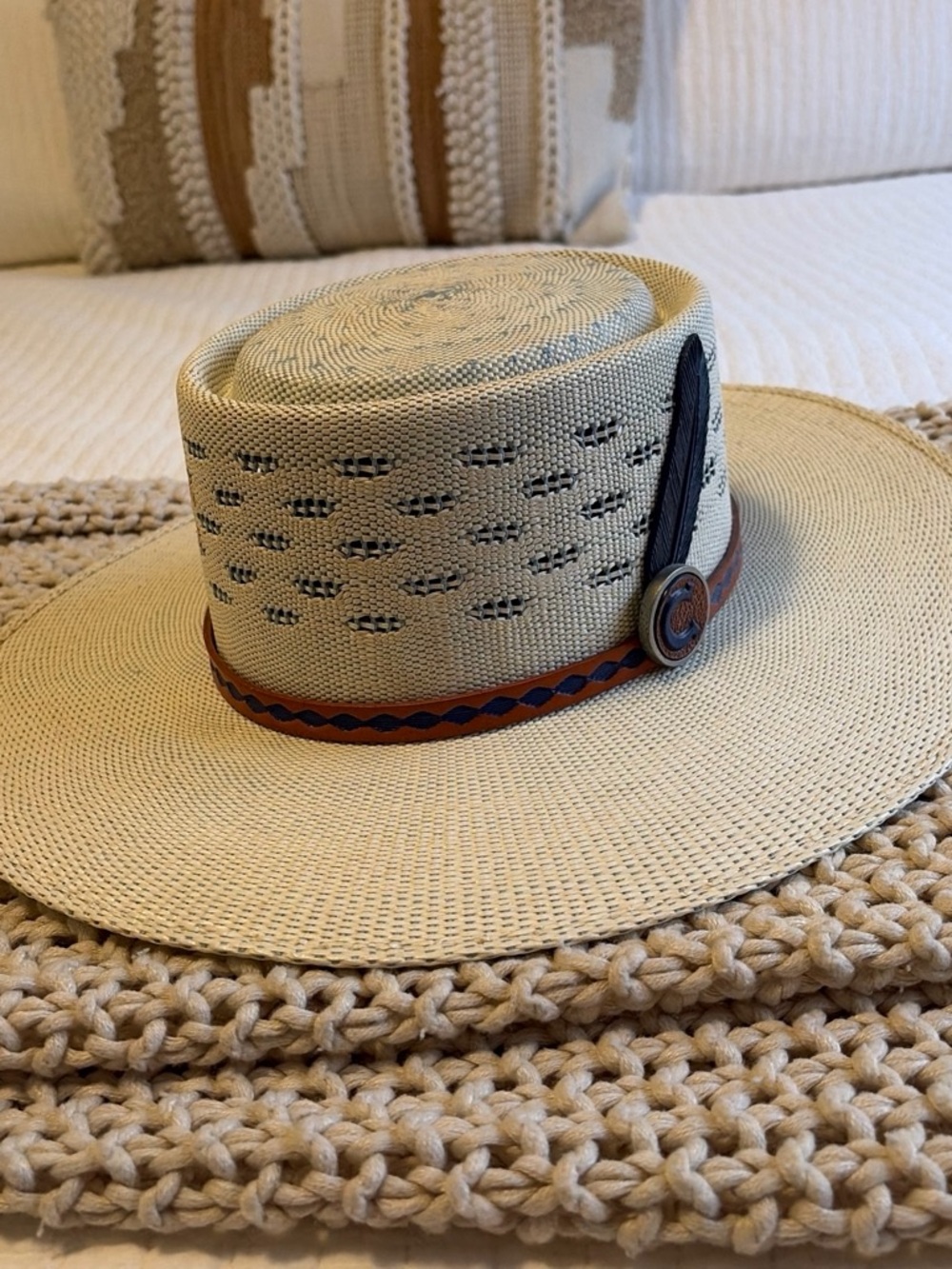 Women’s Straw Wide-Brim Hat